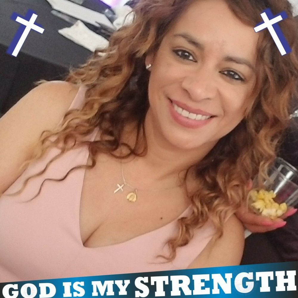 Meet your Posher, Adela